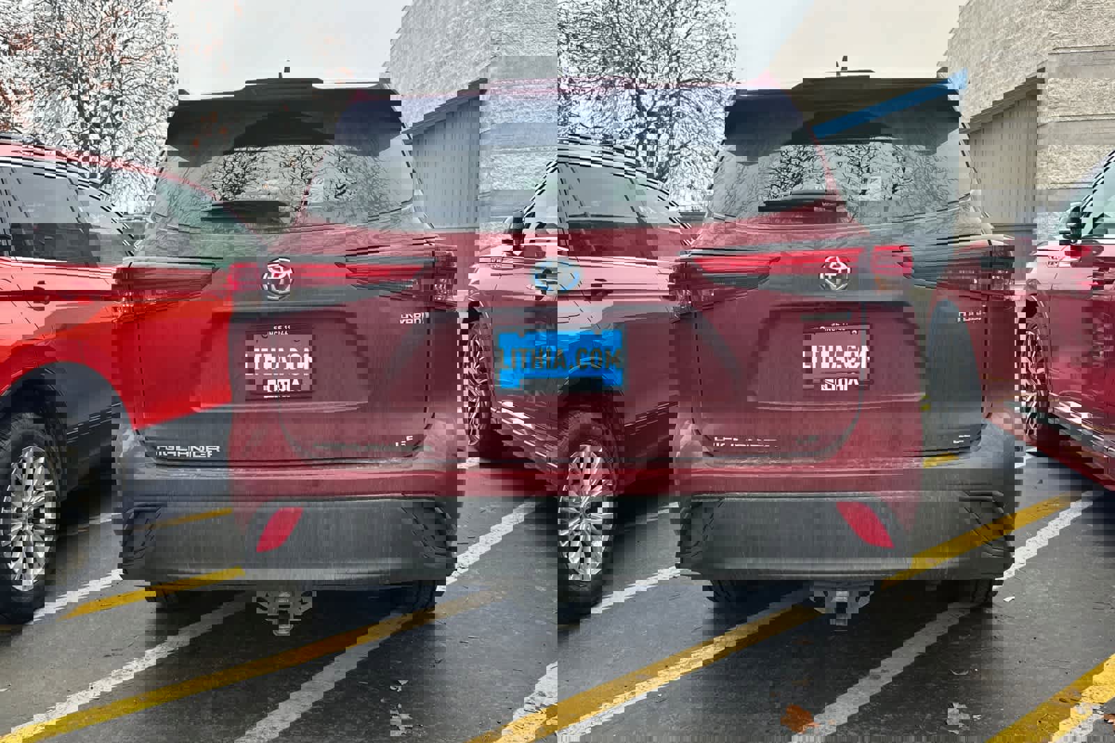 Used 2023 Toyota Highlander LE image 4