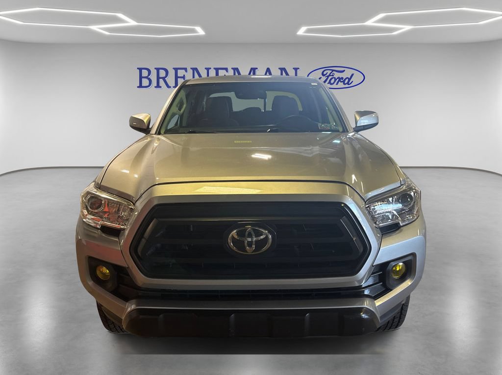Used 2020 Toyota Tacoma SR AWD/4WD image 2