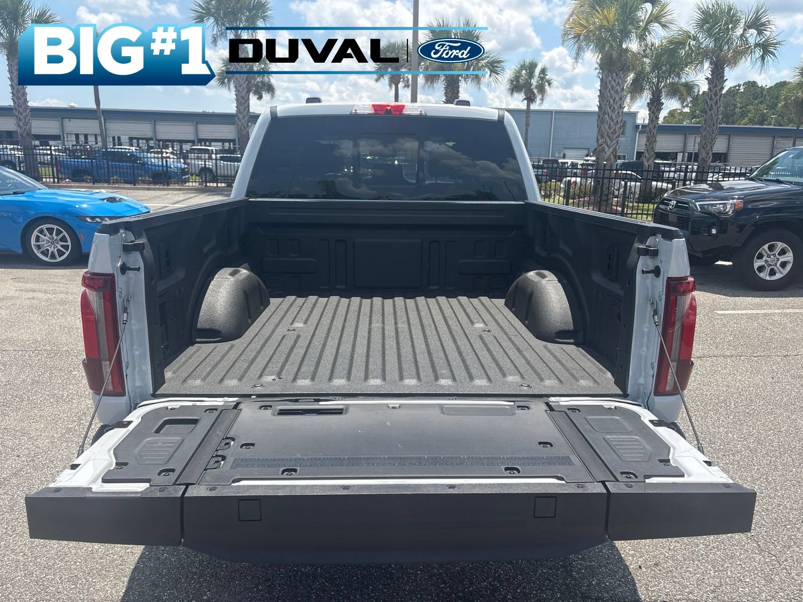 Certified 2025 Ford F150 Platinum w/ FX4 Off-Road Package AWD/4WD image 8