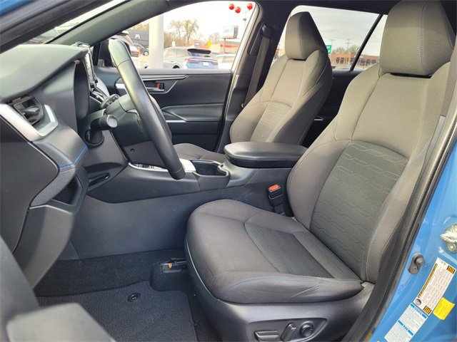 Used 2022 Toyota RAV4 SE image 10