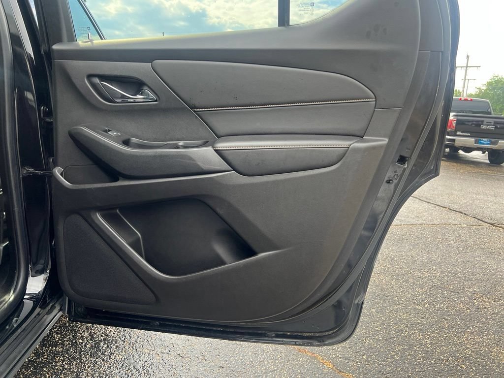 Used 2018 Chevrolet Traverse LT w/ LPO, 'HIT The Road' Package AWD/4WD image 35