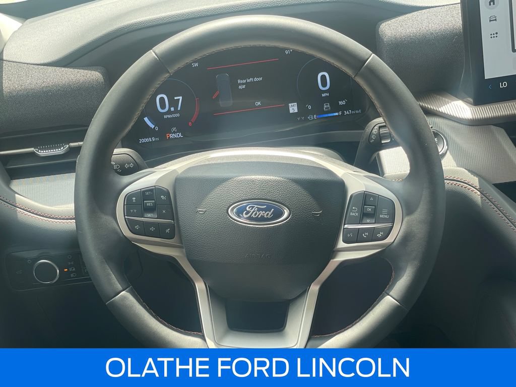 Certified 2025 Ford Explorer Active AWD/4WD image 17