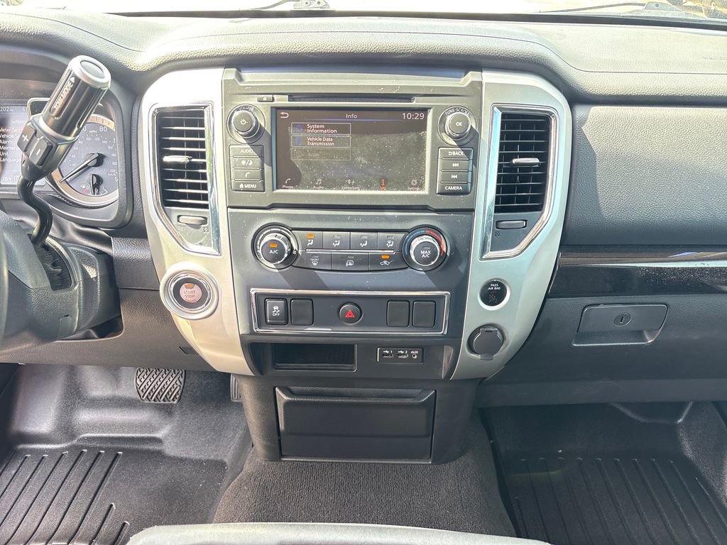 Used 2019 Nissan Titan SV RWD image 33