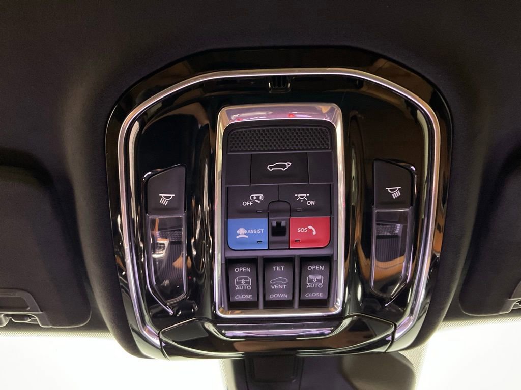 Used 2023 Jeep Grand Cherokee Summit image 20