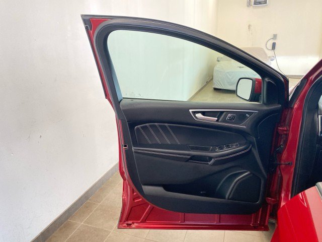 Certified 2022 Ford Edge ST w/ Cargo Accessory Package AWD/4WD image 14