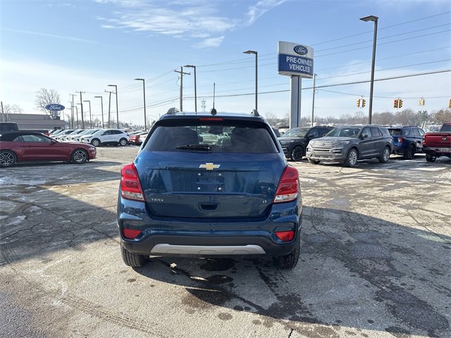 Used 2020 Chevrolet Trax LT w/ Driver Confidence Package image 4