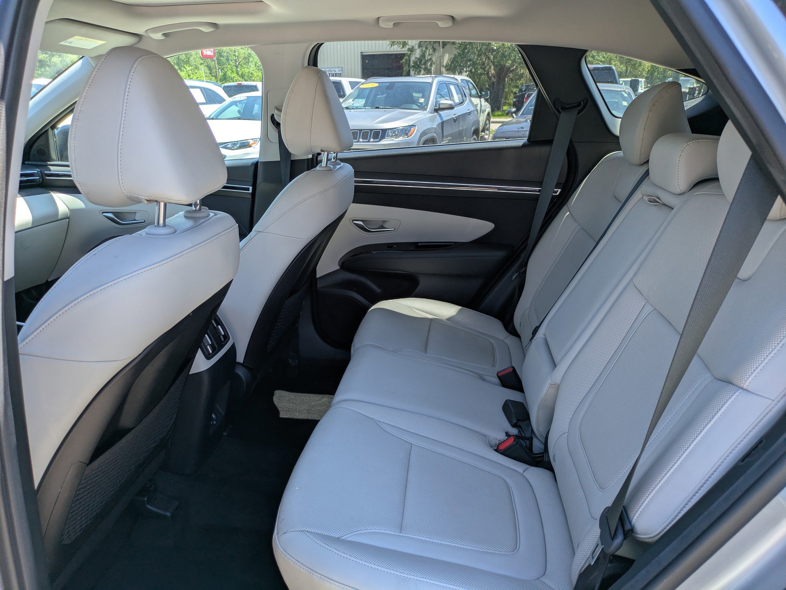 Used 2022 Hyundai Tucson SEL w/ Convenience + Premium Package image 12