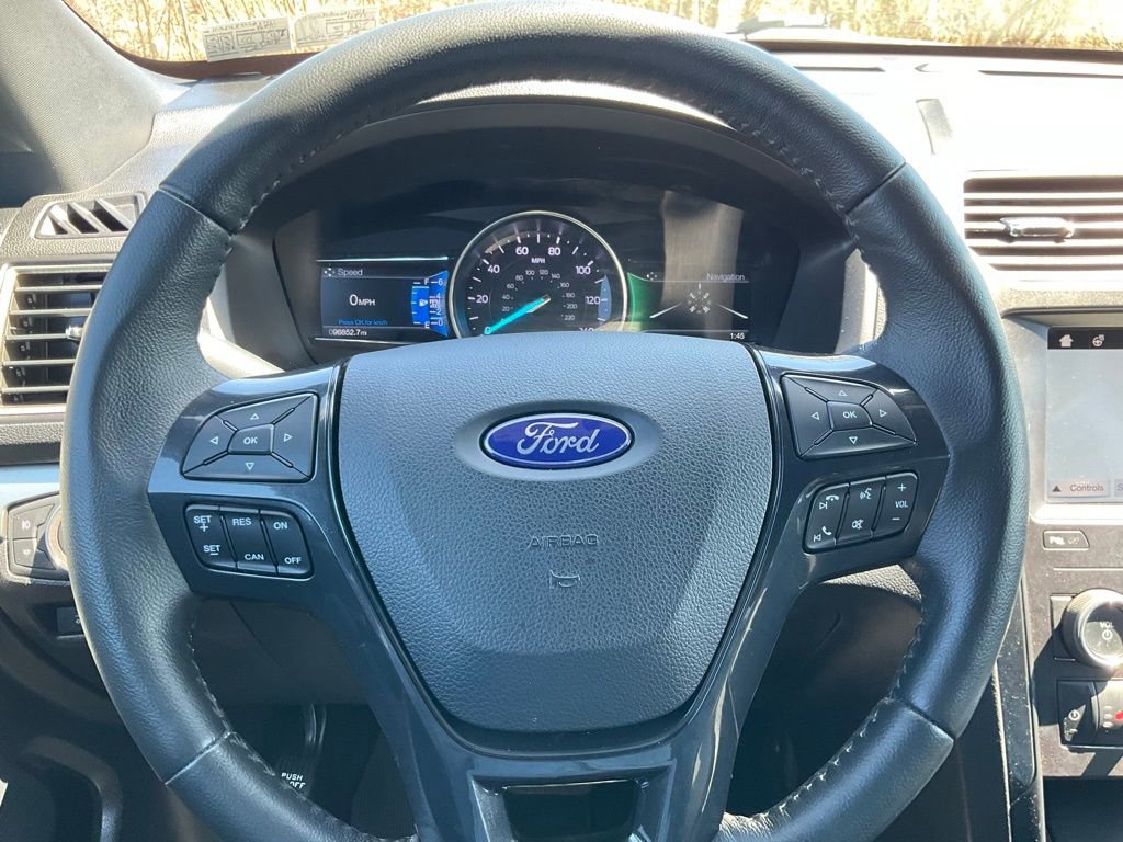 Certified 2019 Ford Explorer XLT w/ Equipment Group 202A image 7