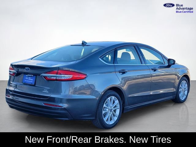 Certified 2020 Ford Fusion SE image 3