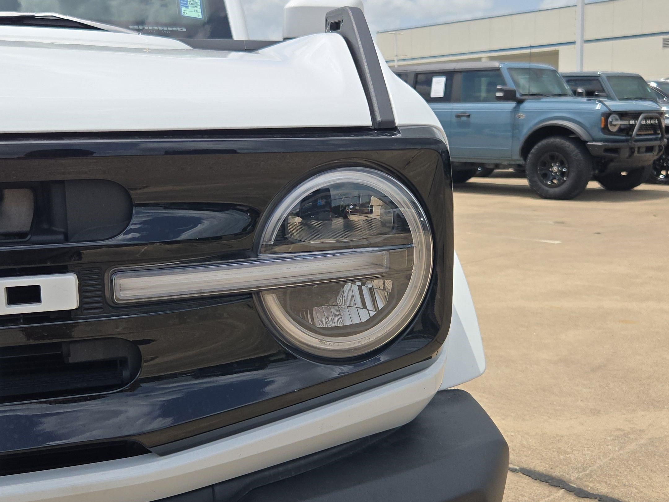 Certified 2024 Ford Bronco Outer Banks AWD/4WD image 12