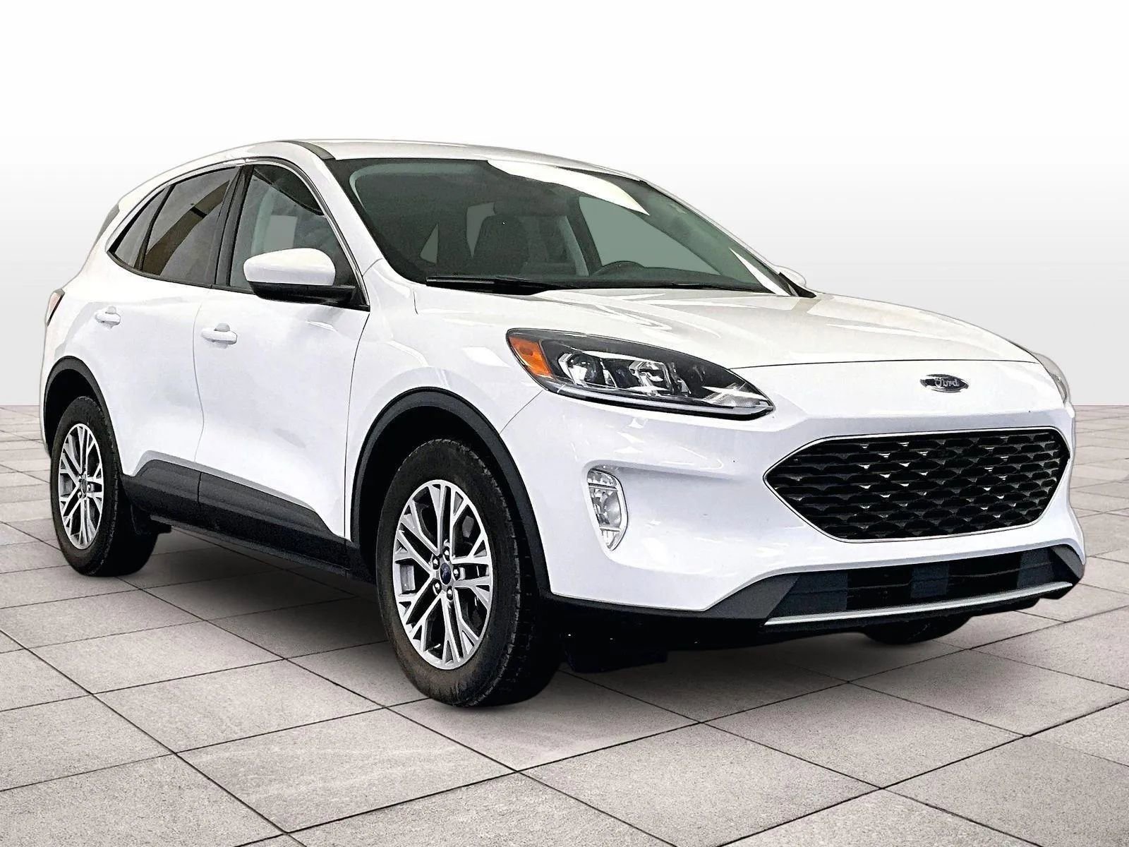 Certified 2022 Ford Escape SEL AWD/4WD image 2