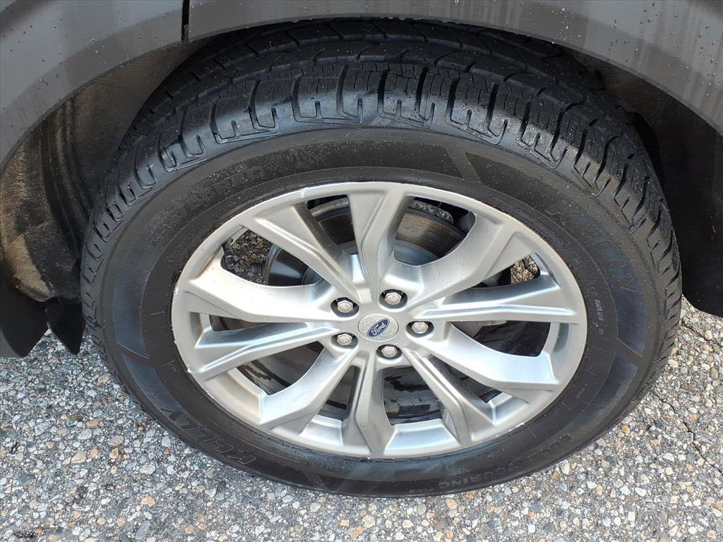 Certified 2020 Ford Explorer XLT w/ Equipment Group 202A image 9