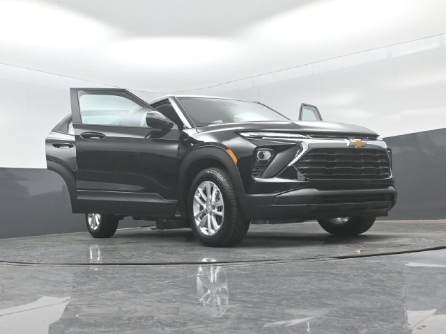 Used 2025 Chevrolet TrailBlazer LS w/ LS Confidence Package AWD/4WD image 31