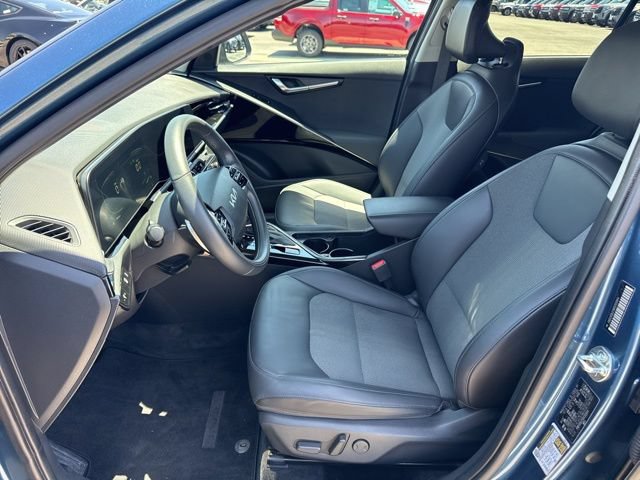 Used 2024 Kia Niro EX FWD image 17