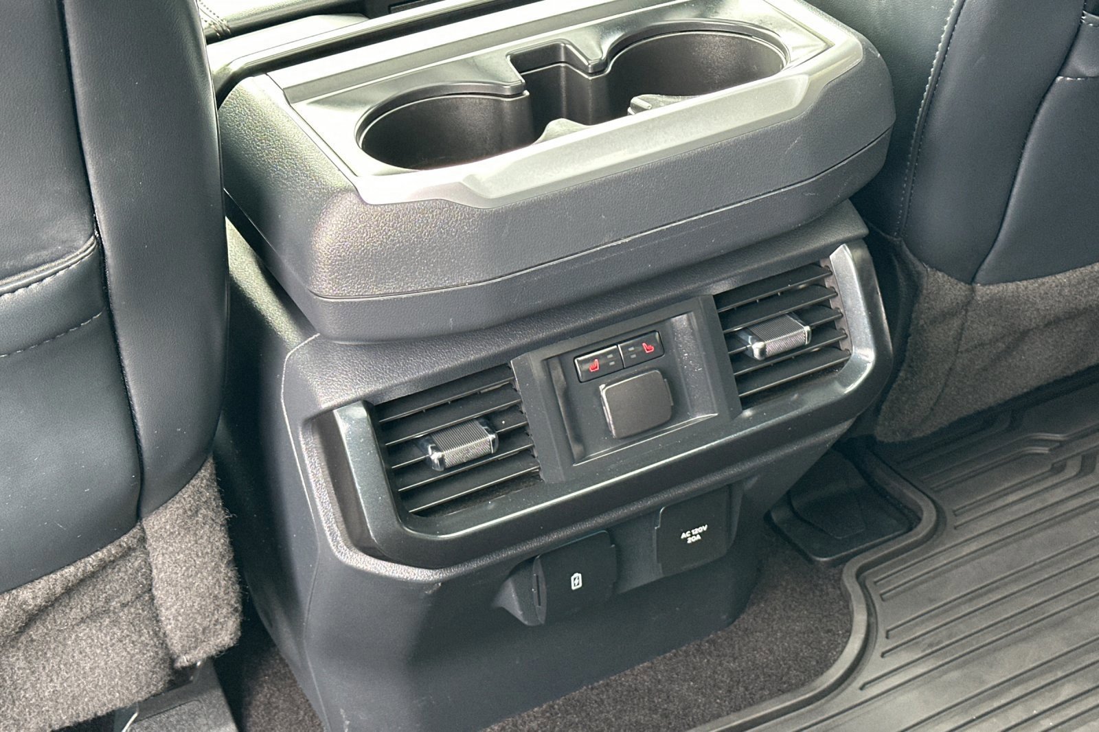 Certified 2022 Ford F150 Raptor w/ Equipment Group 801A High image 40