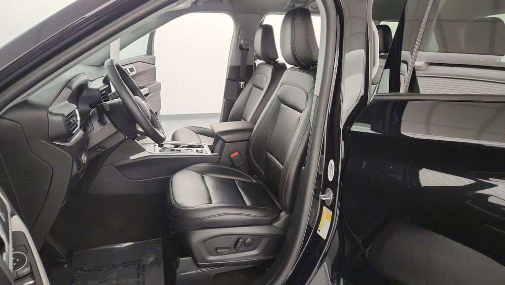 Certified 2024 Ford Explorer XLT w/ Equipment Group 202A AWD/4WD image 14