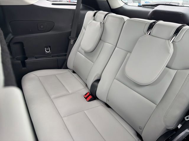 Certified 2025 Ford Explorer Platinum w/ LUX Leather Package AWD/4WD image 17