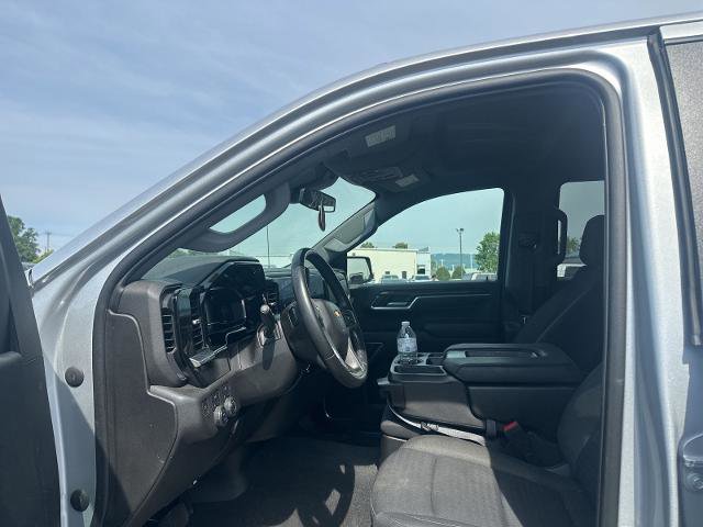 Used 2022 Chevrolet Silverado 1500 LT AWD/4WD image 6