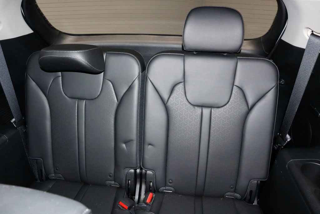 Used 2023 Kia Sorento S w/ Panoramic Sunroof Package image 24