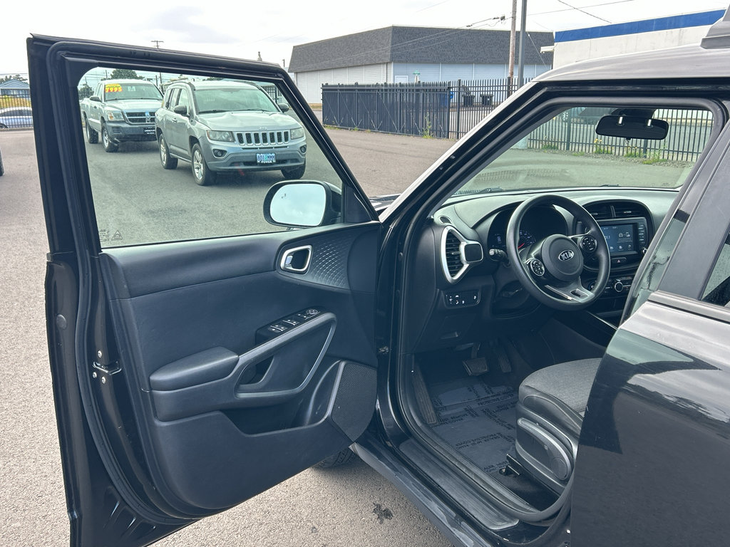 Used 2020 Kia Soul S FWD image 12