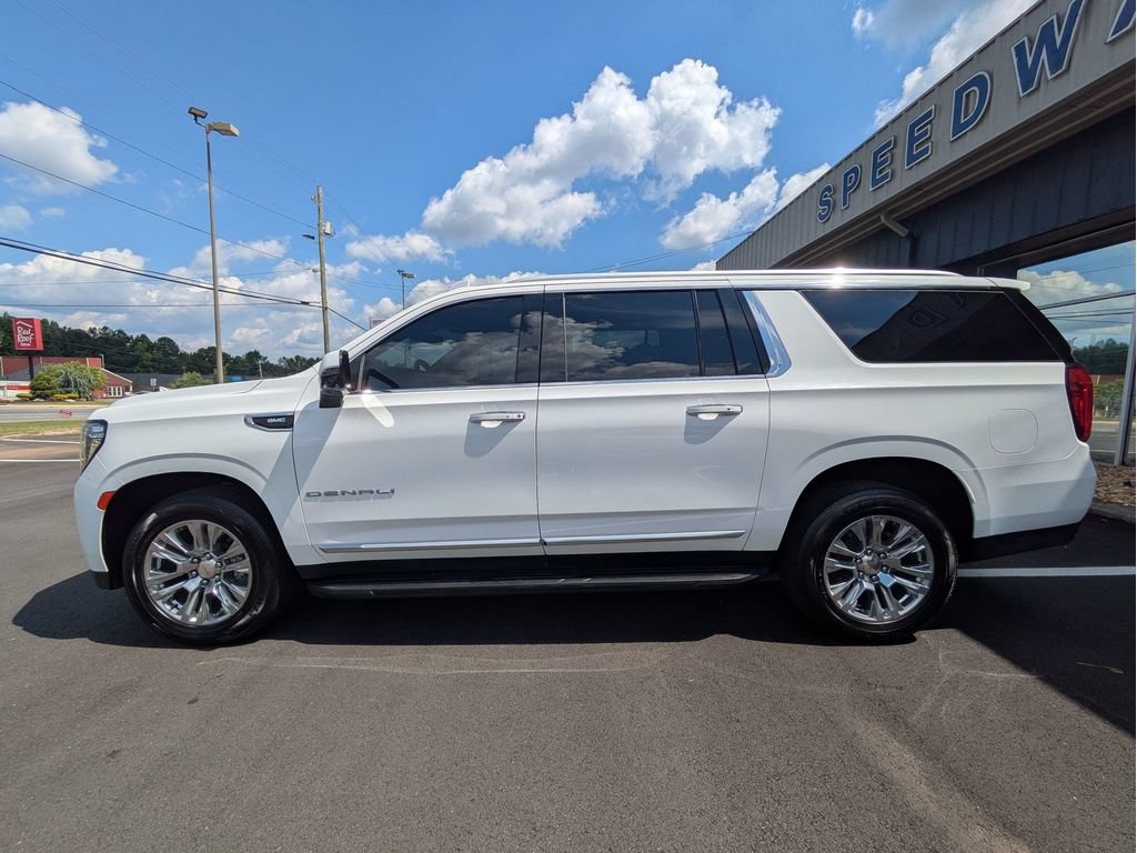 Used 2022 GMC Yukon XL Denali AWD/4WD image 9