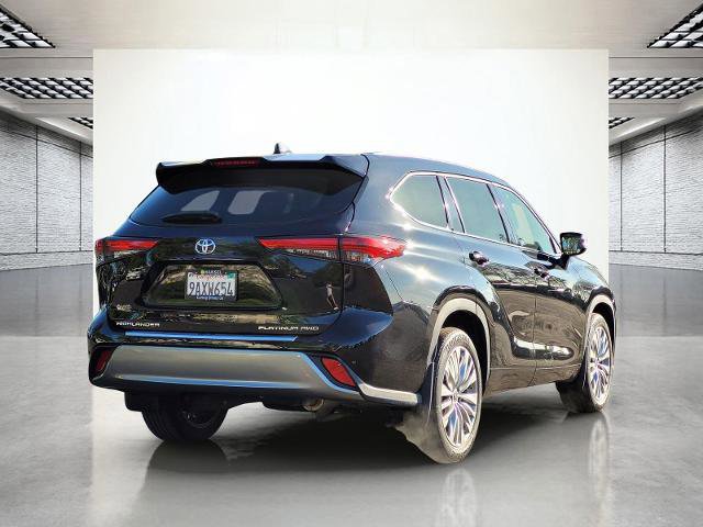 Used 2022 Toyota Highlander Platinum image 4