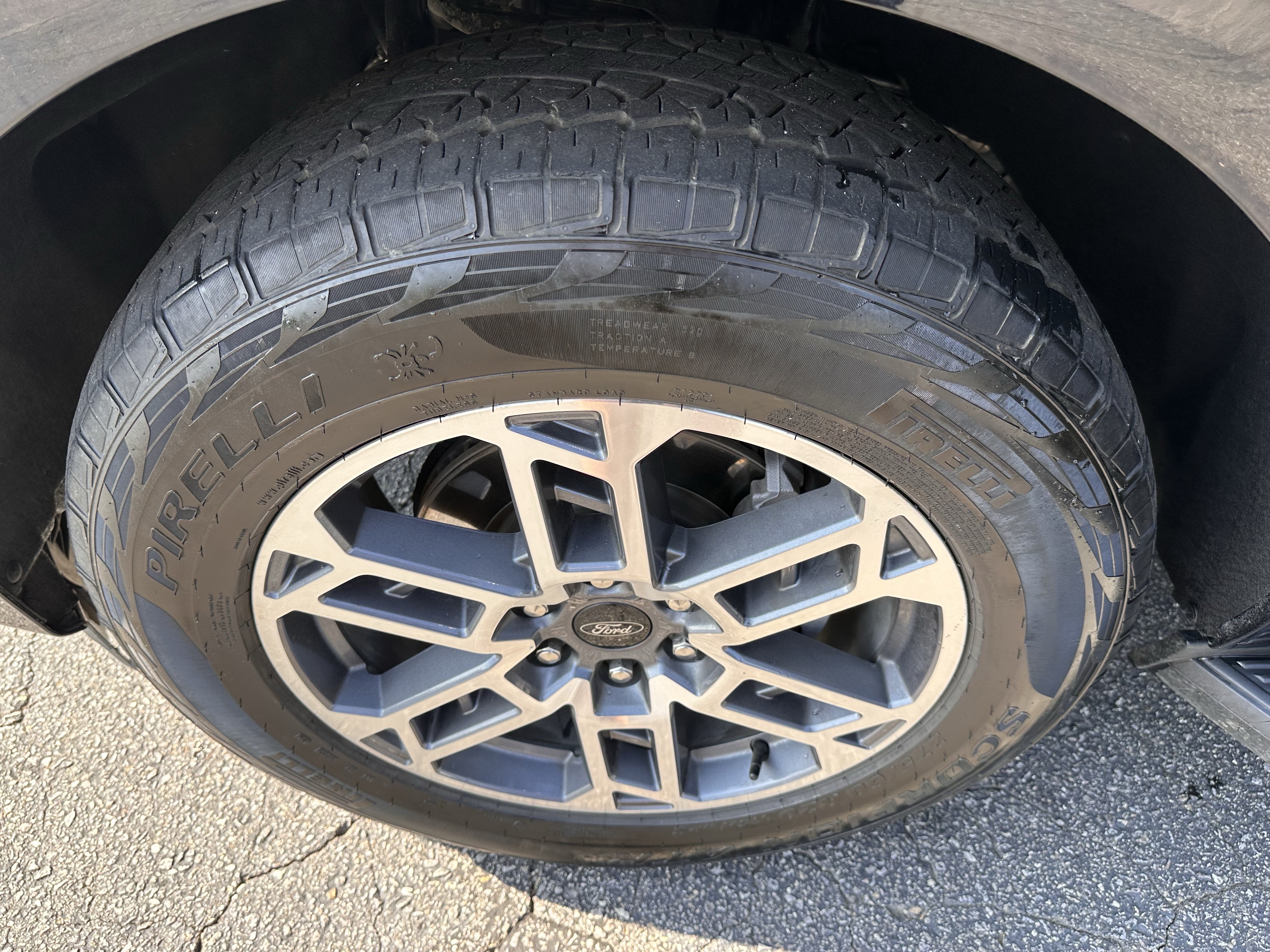 Certified 2025 Ford Expedition Active AWD/4WD image 31