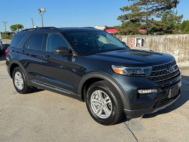 Certified 2023 Ford Explorer XLT w/ Equipment Group 202A AWD/4WD image 3