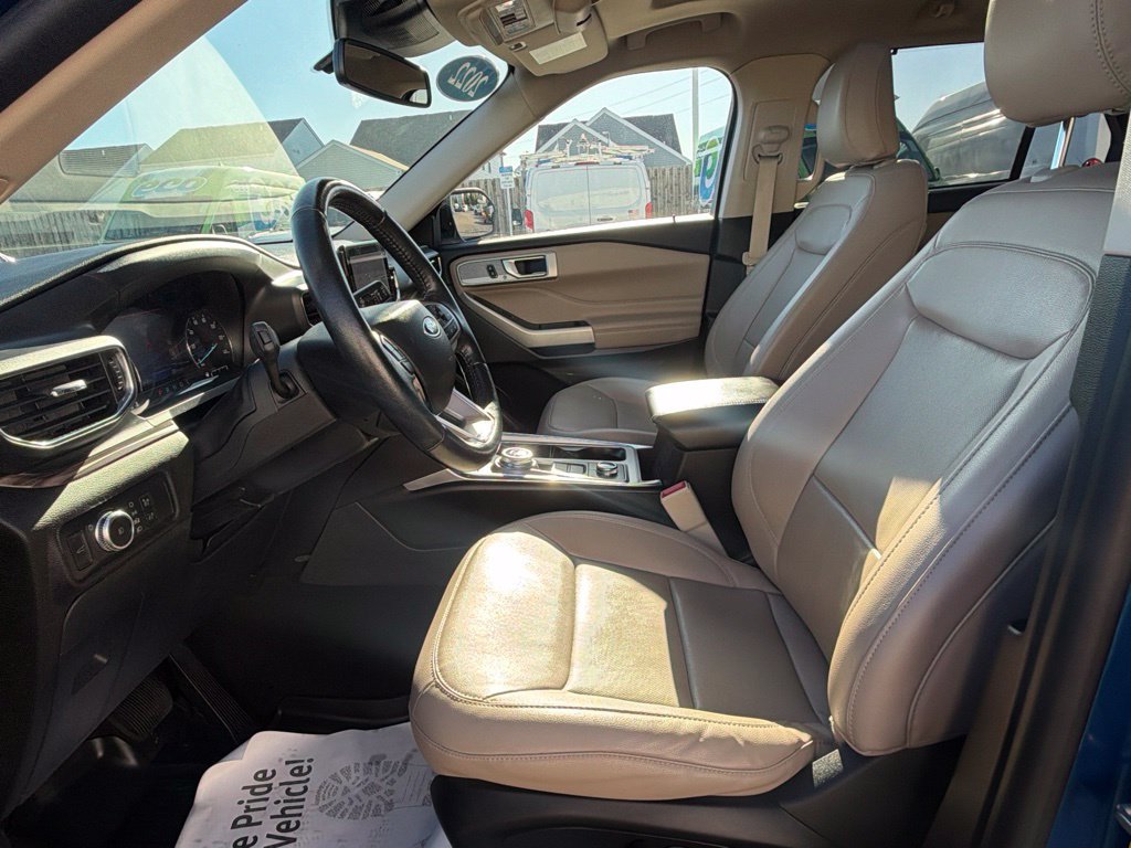 Certified 2022 Ford Explorer Limited AWD/4WD image 30