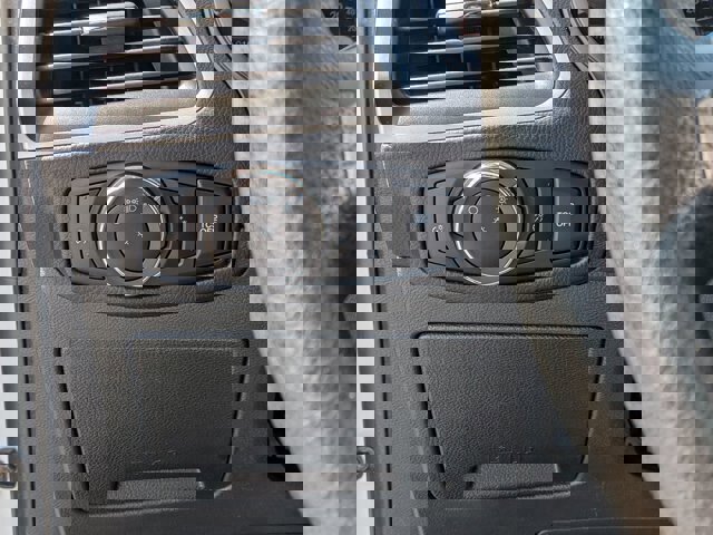 Certified 2024 Ford Edge SE w/ Black Appearance Package image 16