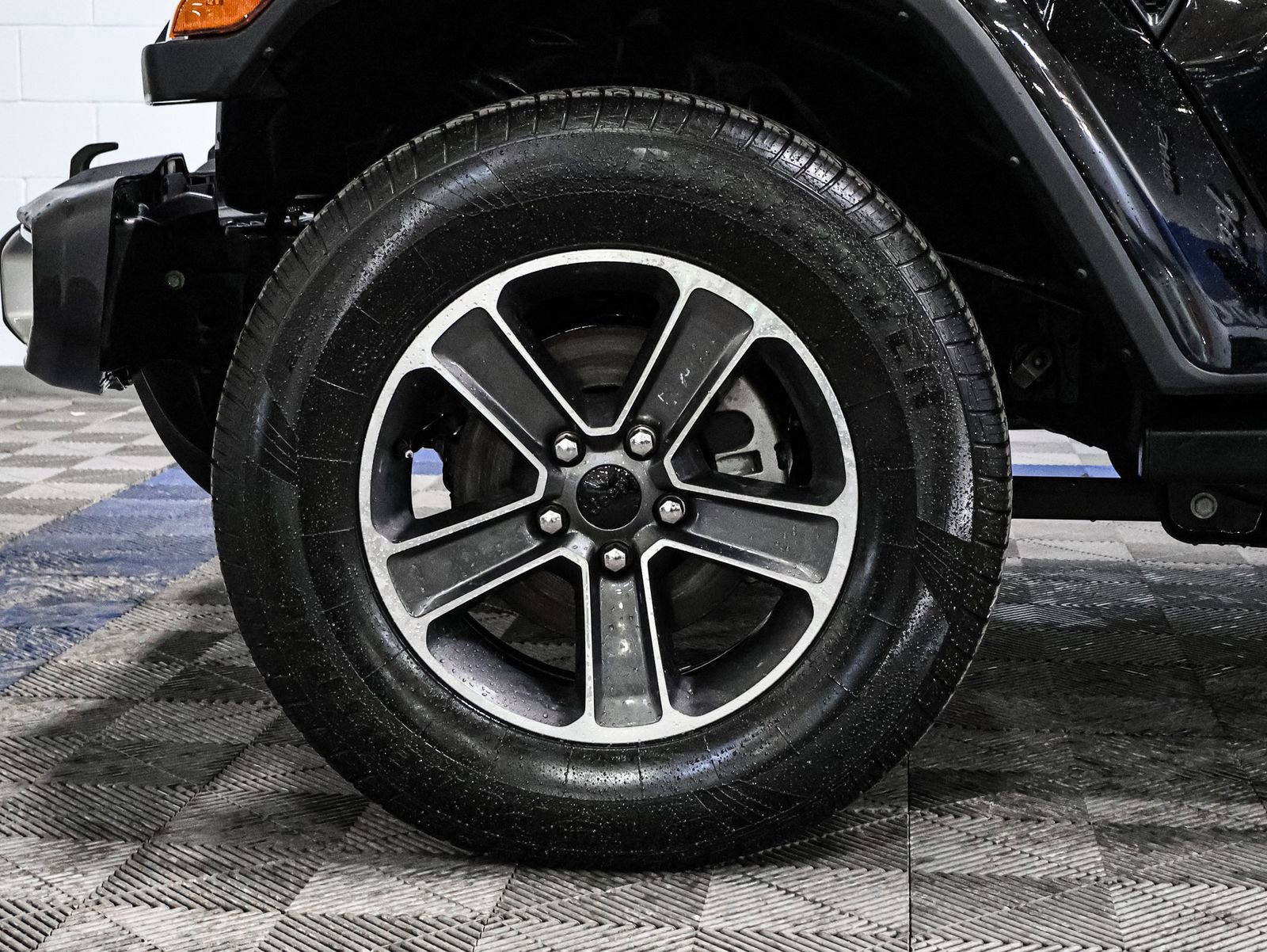 Used 2023 Jeep Wrangler Sahara image 18