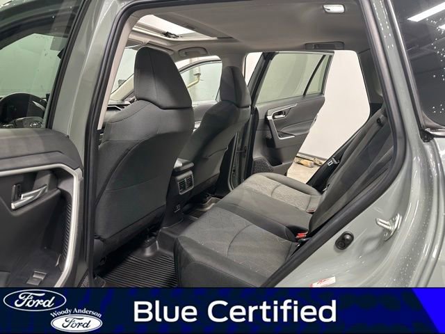 Used 2022 Toyota RAV4 XLE w/ Convenience Package image 25