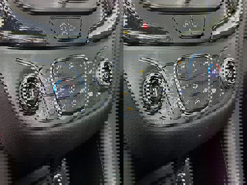 Used 2022 Chevrolet Equinox RS w/ RS Leather Package image 21