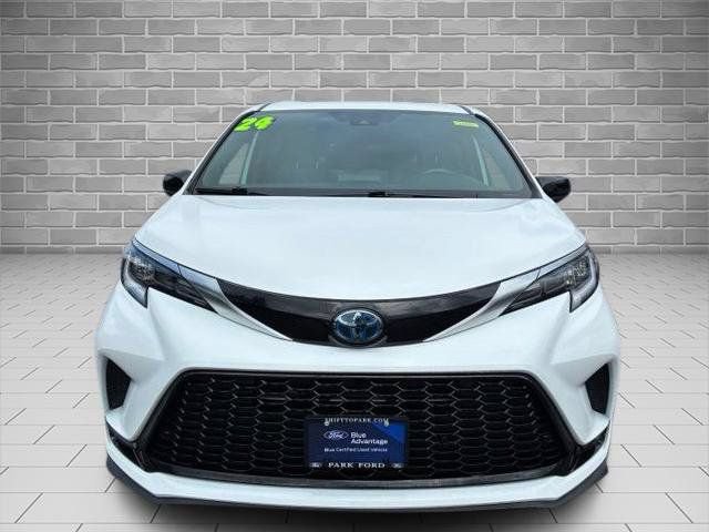 Used 2023 Toyota Sienna XSE w/ XSE Plus Package AWD/4WD image 25