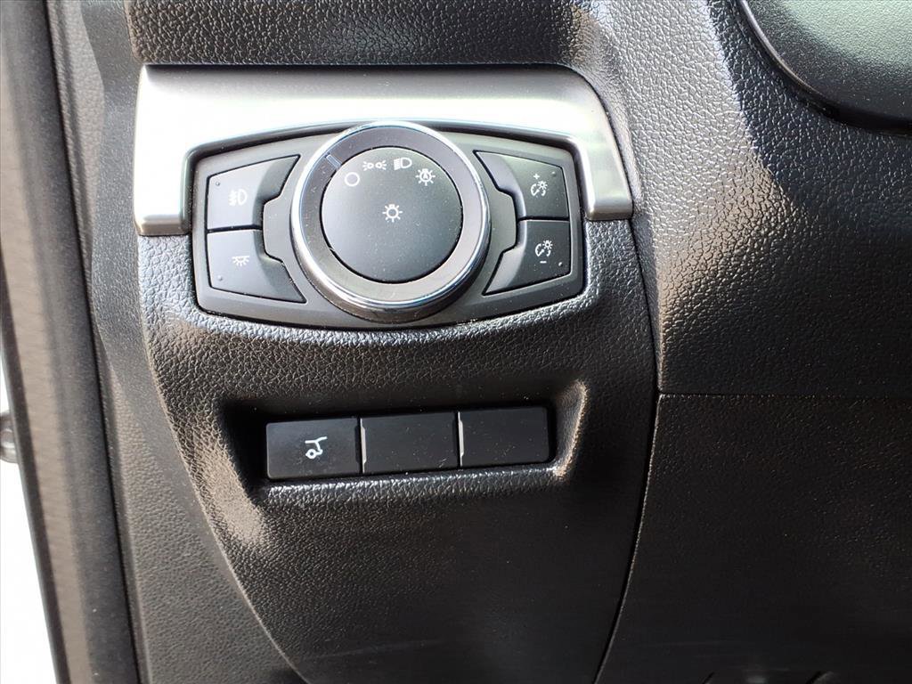 Certified 2019 Ford Explorer XLT w/ Equipment Group 202A image 19