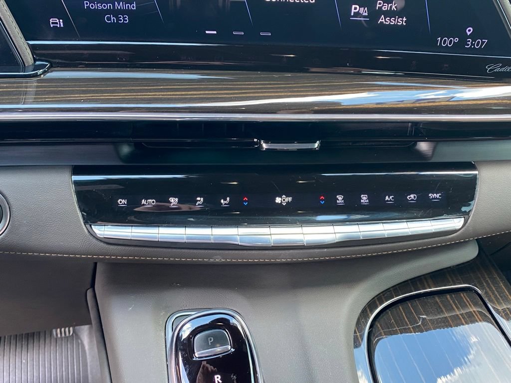 Used 2023 Cadillac Escalade Premium Luxury w/ Performance Package AWD/4WD image 18