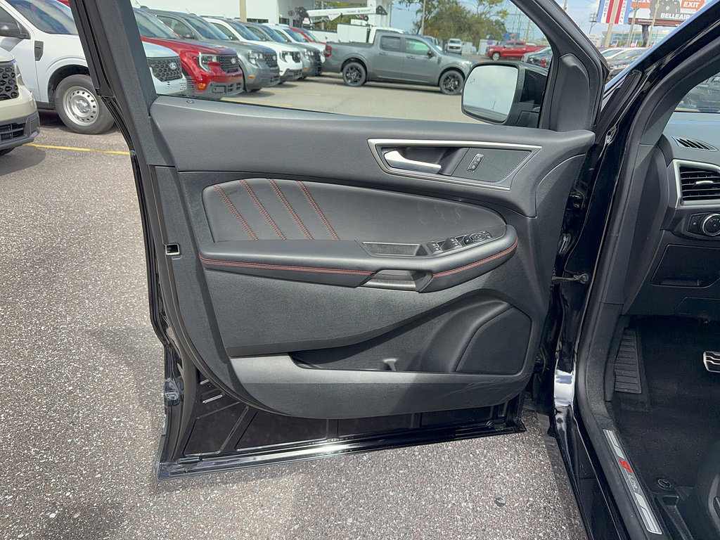 Certified 2024 Ford Edge ST-Line AWD/4WD image 8