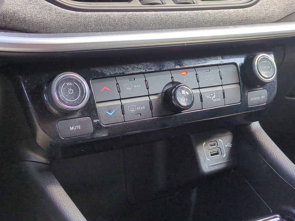 Used 2025 Jeep Compass Latitude AWD/4WD image 20