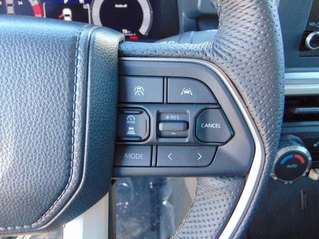 Used 2025 Toyota Tacoma TRD Sport AWD/4WD image 17