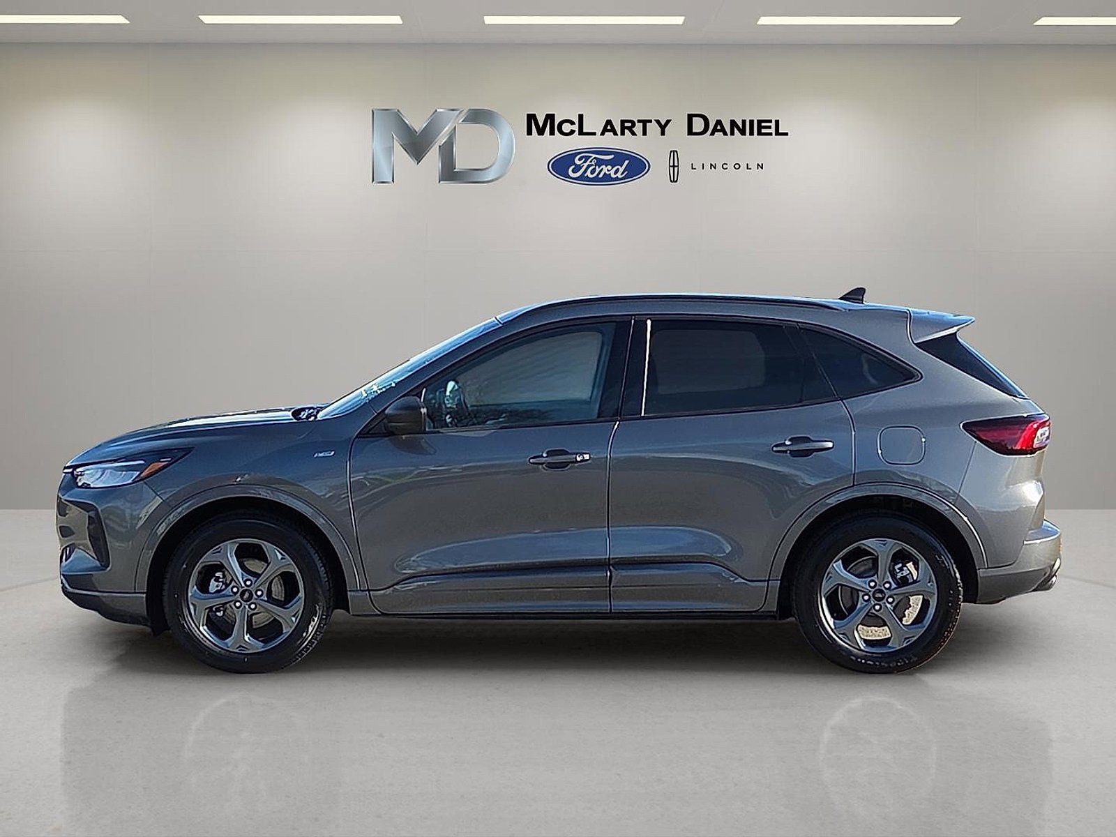 Certified 2024 Ford Escape ST-Line image 3