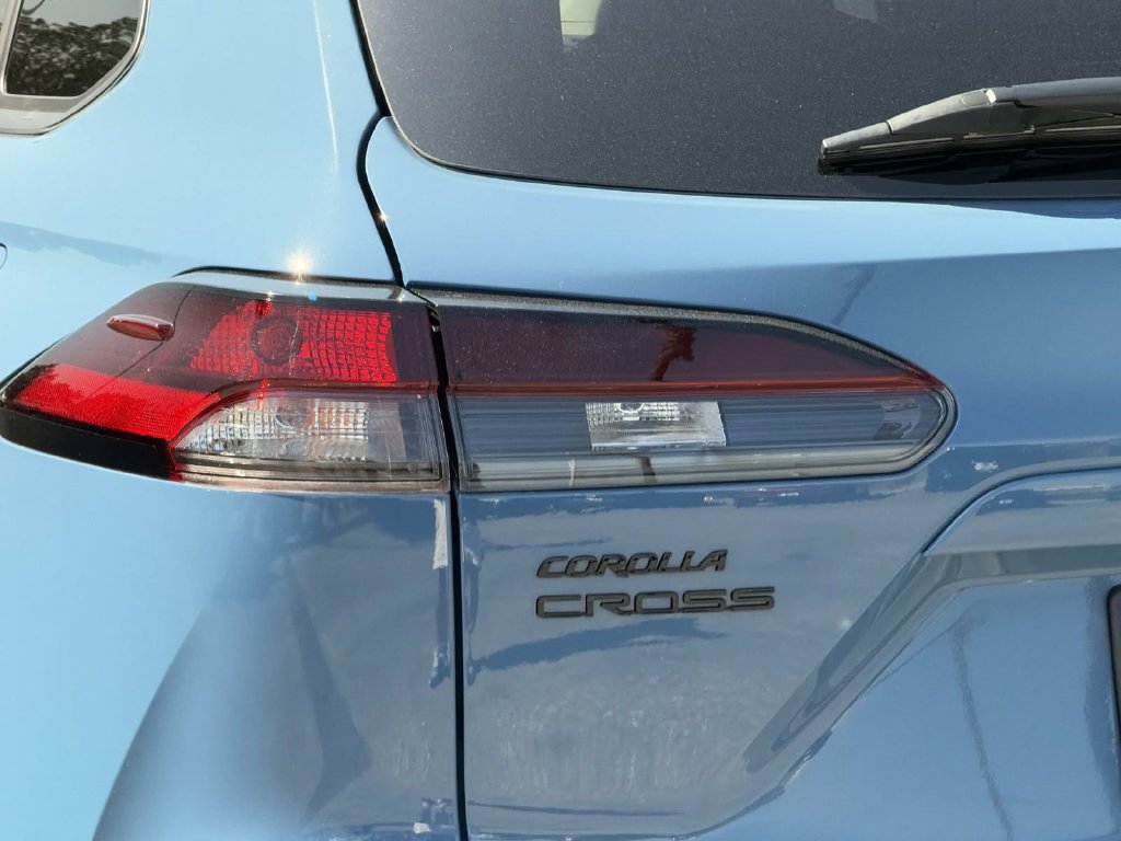 Used 2026 Toyota Corolla Cross LE w/ Moonroof Package FWD image 8