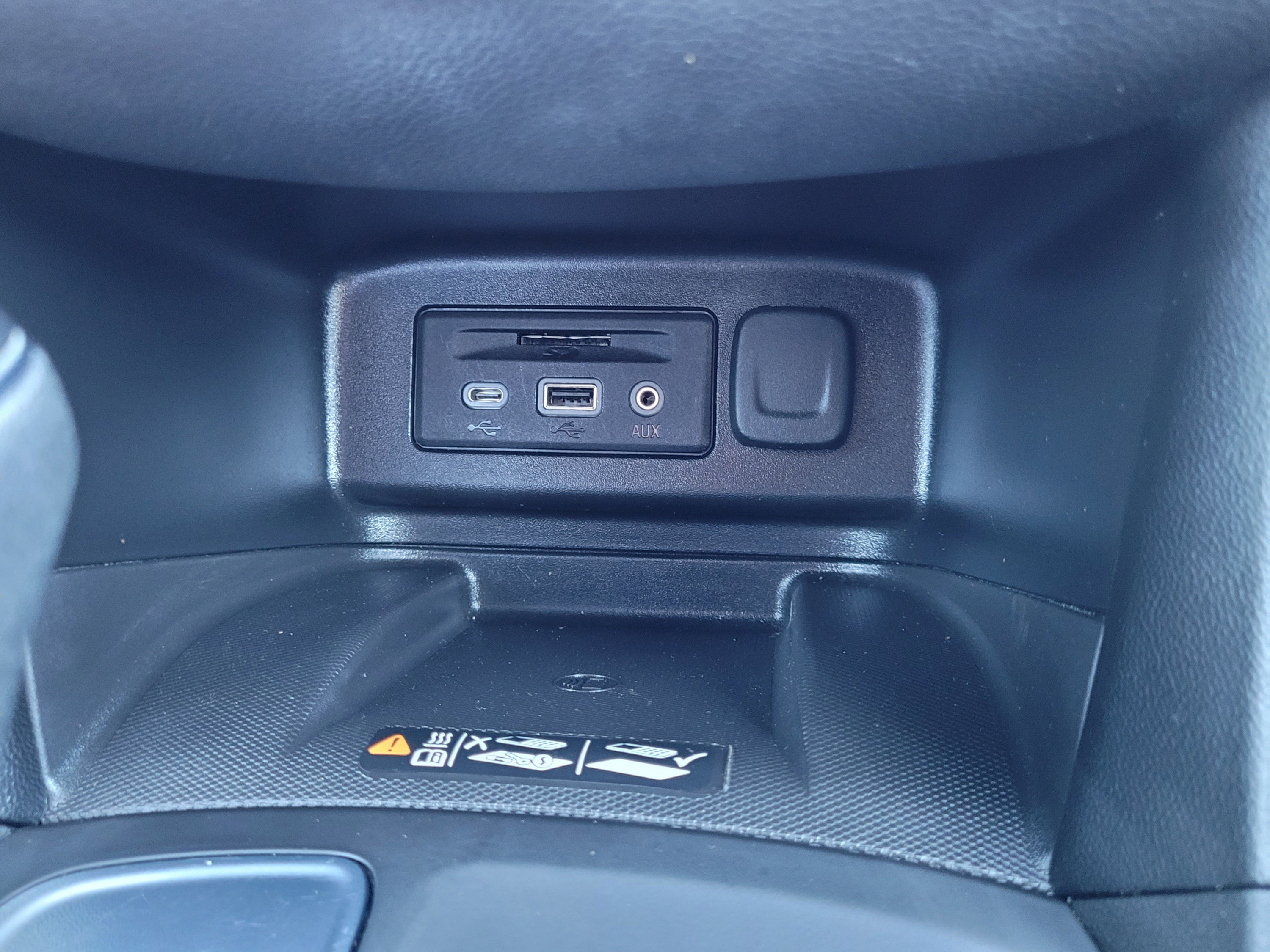 Used 2021 Chevrolet Equinox Premier w/ Redline Edition FWD image 25