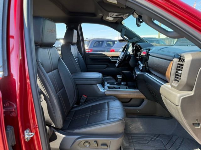 Used 2023 Chevrolet Silverado 1500 High Country w/ Z71 Off-Road Package AWD/4WD image 30