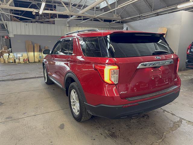 Certified 2023 Ford Explorer XLT AWD/4WD image 3