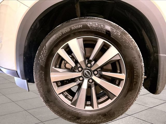 Used 2023 Nissan Pathfinder SL w/ Black Appearance Package AWD/4WD image 8