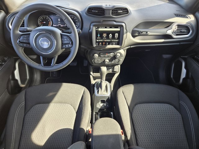 Used 2021 Jeep Renegade Latitude image 24