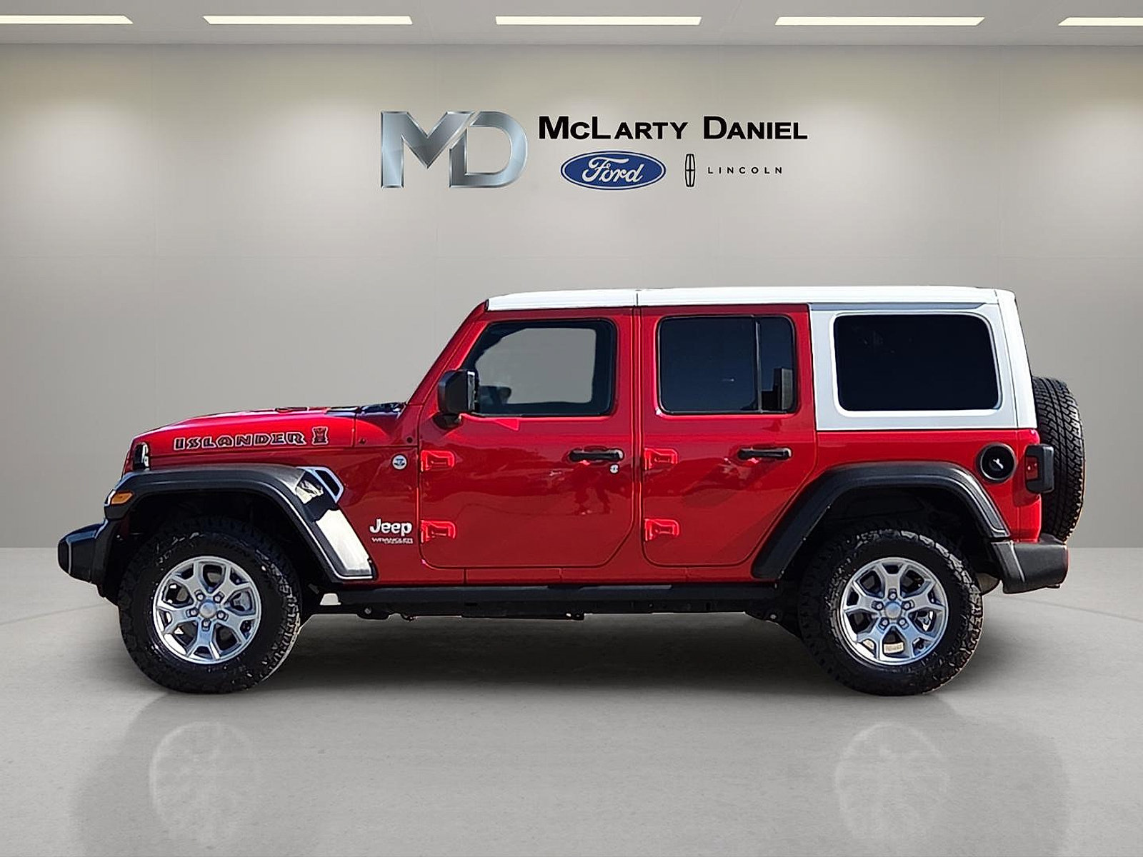 Used 2021 Jeep Wrangler Unlimited Sport AWD/4WD image 3