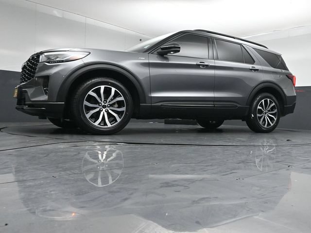 Certified 2025 Ford Explorer ST-Line AWD/4WD image 44