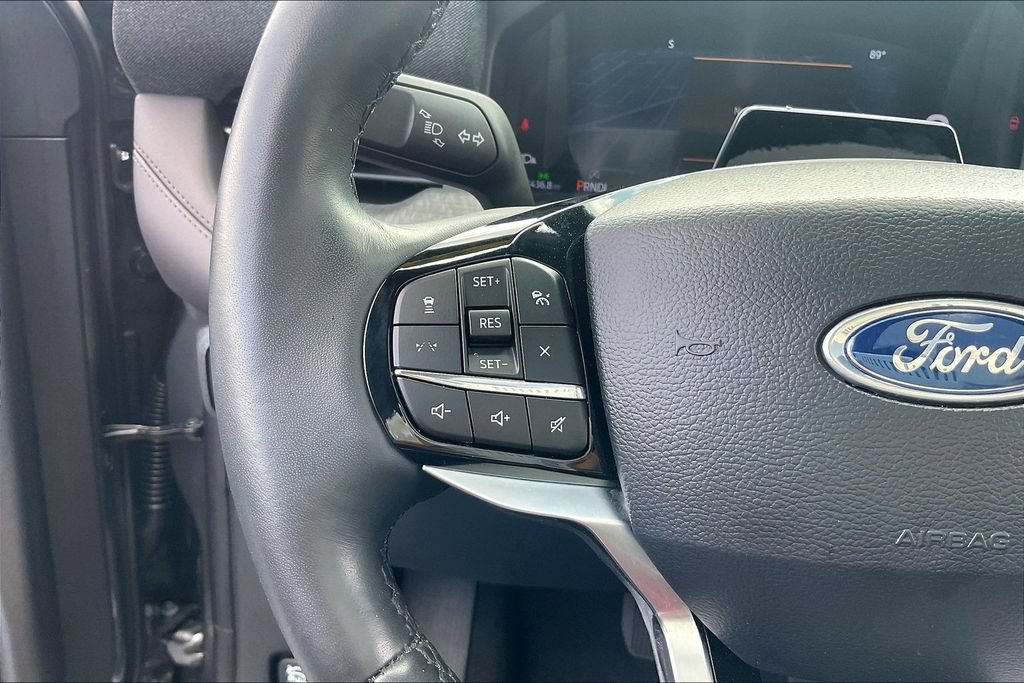 Certified 2026 Ford Explorer Platinum AWD/4WD image 17