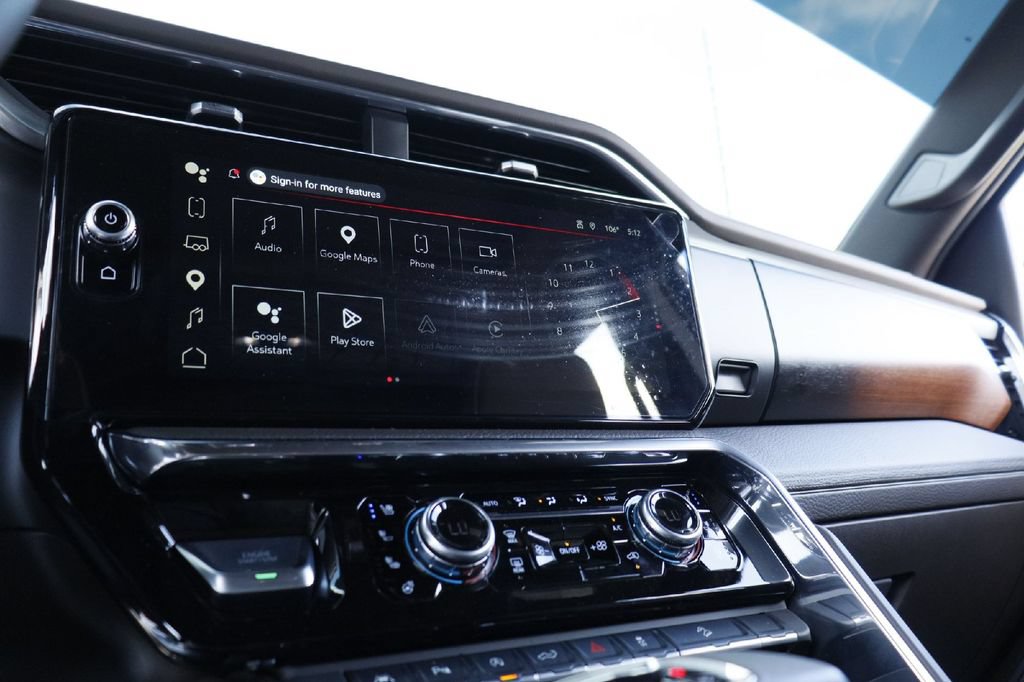 Used 2025 GMC Sierra 1500 Denali AWD/4WD image 10